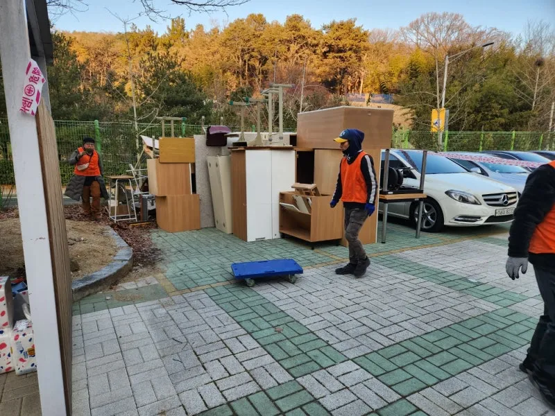 대구이삿짐센터 의 대진 고등학교 층간 이동 및 집기 재배치 현장 사진 6