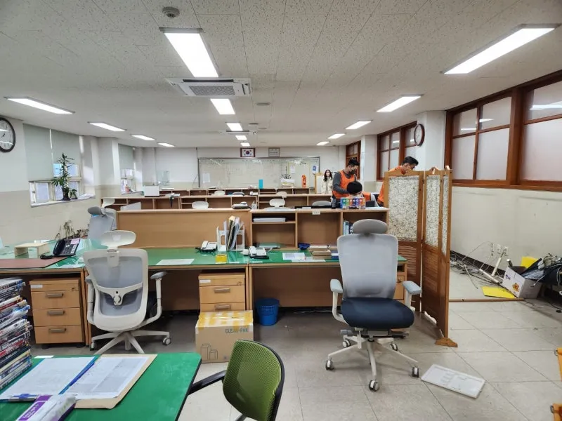 대구이삿짐센터 의 대진 고등학교 층간 이동 및 집기 재배치 현장 사진 9