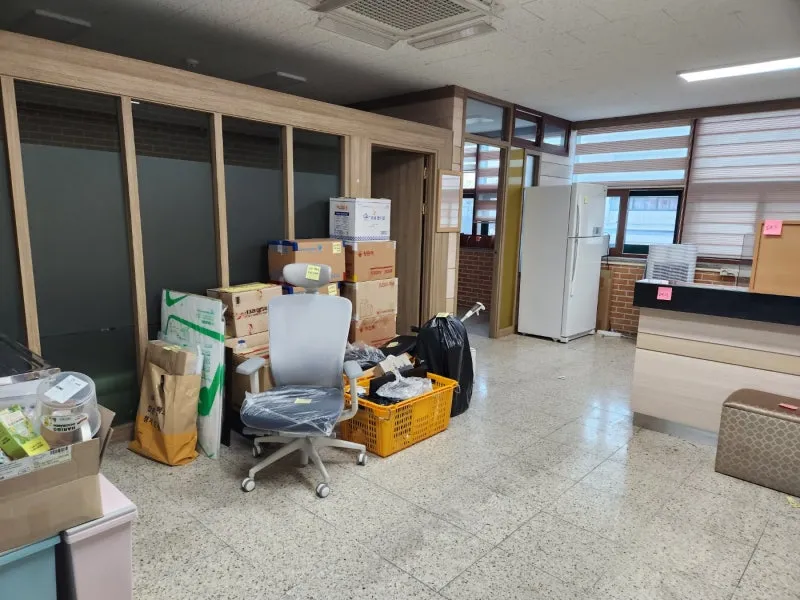 대구이삿짐센터 의 대진 고등학교 층간 이동 및 집기 재배치 현장 사진 10
