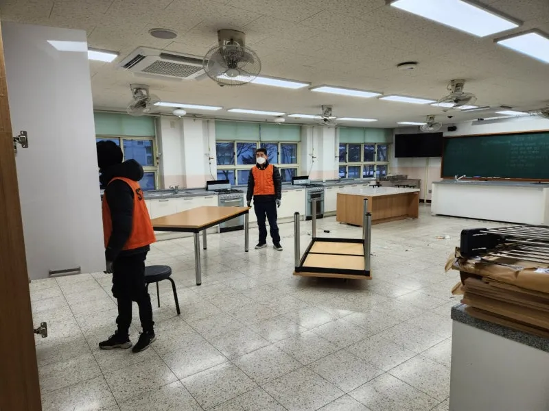 대구이삿짐센터 의 대진 고등학교 층간 이동 및 집기 재배치 현장 사진 12