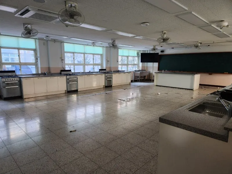 대구이삿짐센터 의 대진 고등학교 층간 이동 및 집기 재배치 현장 사진 13